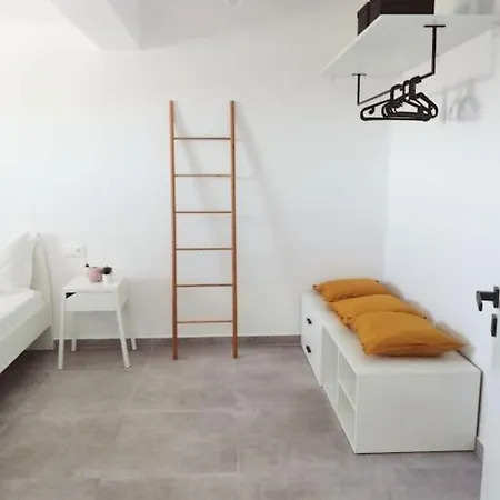 Laura_sea View Apartment_1 With Swimming Pool * Λυγιά